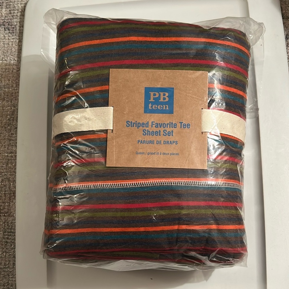 Pottery Barn Teen Striped Favorite Tee Sheet Set Queen sized